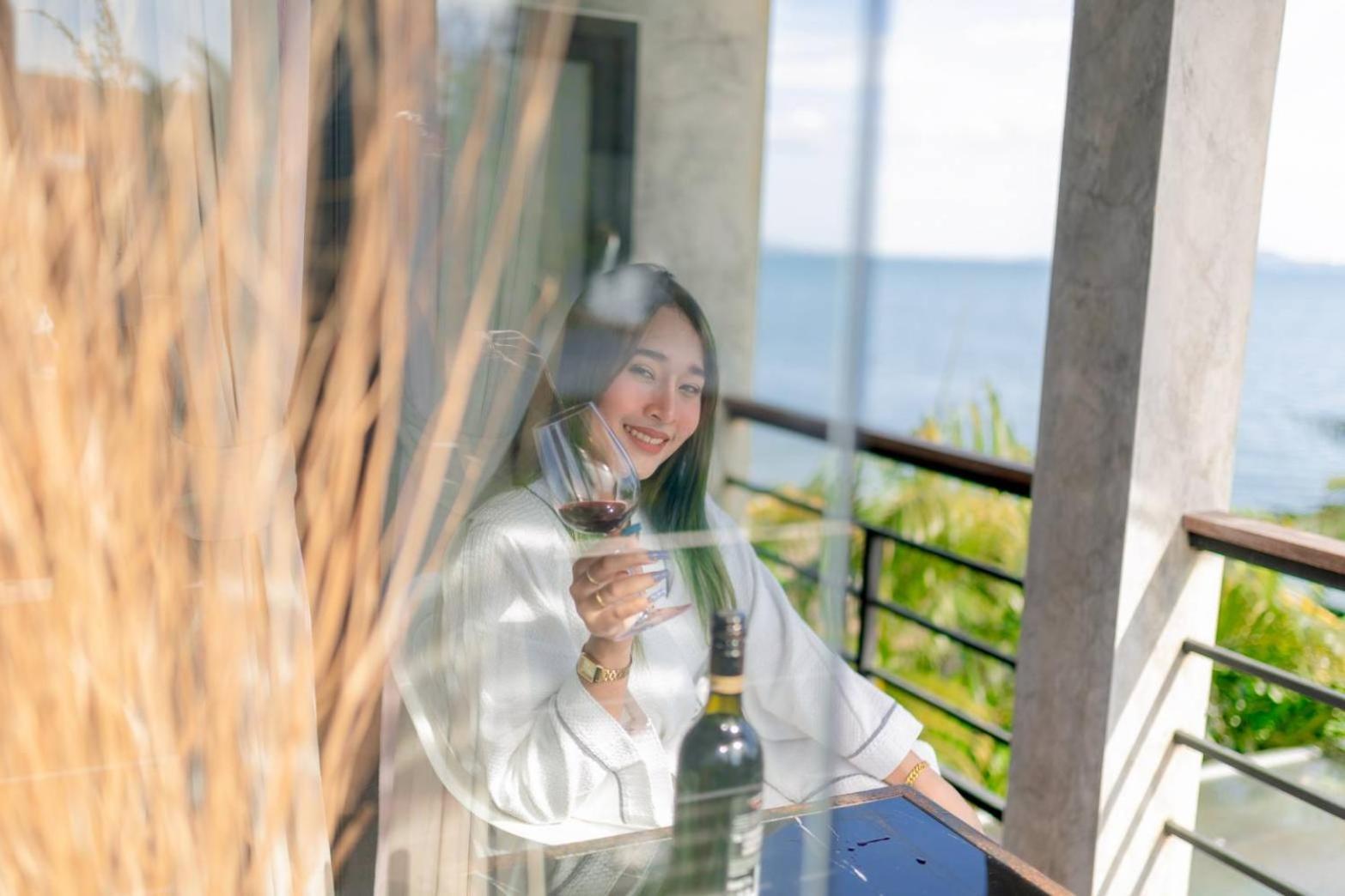 Windy Seaview Resort Praia de Chao Lao Exterior foto